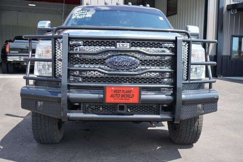 Ford Super Duty F-350 SRW Lariat 4WD Crew Cab 6.75' Box 2015