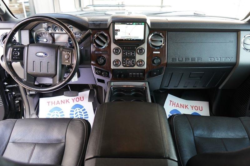 Ford Super Duty F-350 SRW Lariat 4WD Crew Cab 6.75' Box 2015