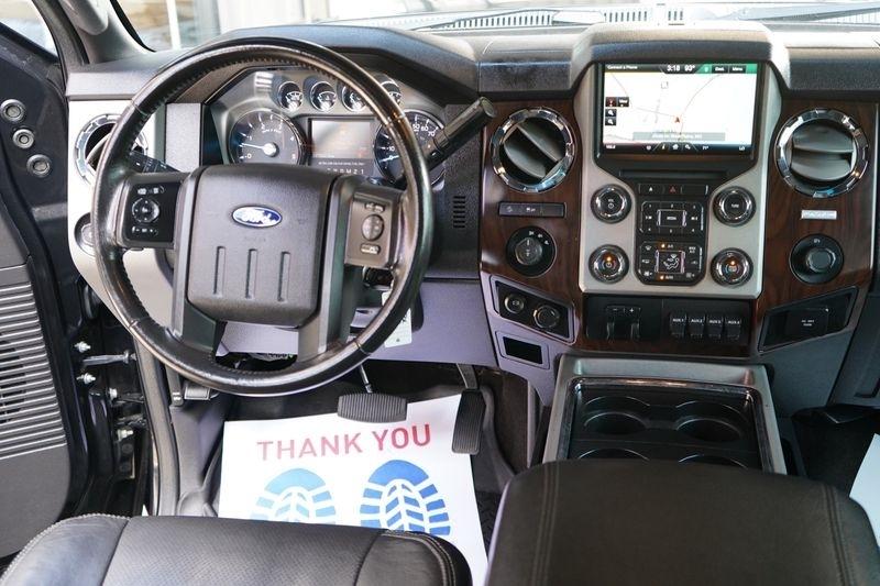 Ford Super Duty F-350 SRW Lariat 4WD Crew Cab 6.75' Box 2015