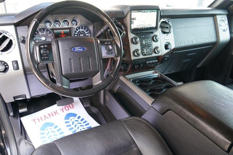 Ford Super Duty F-350 SRW Lariat 4WD Crew Cab 6.75' Box 2015