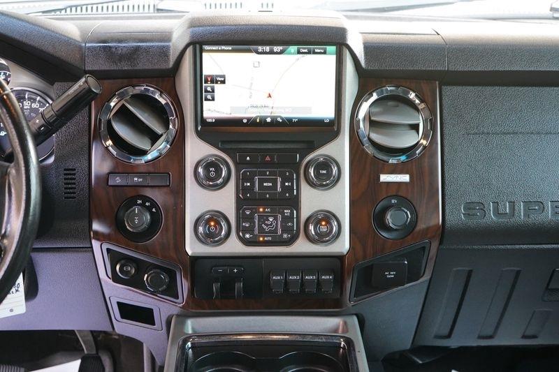 Ford Super Duty F-350 SRW Lariat 4WD Crew Cab 6.75' Box 2015