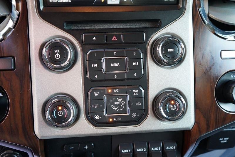 Ford Super Duty F-350 SRW Lariat 4WD Crew Cab 6.75' Box 2015