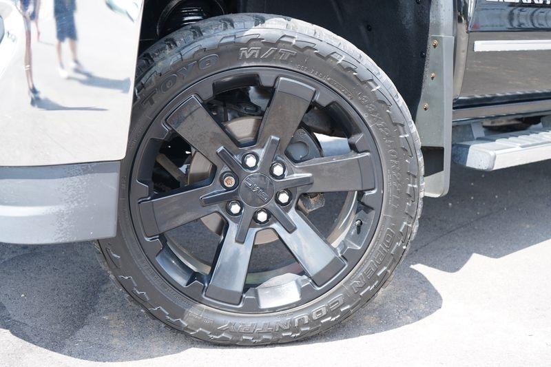 GMC Sierra 1500 4WD Crew Cab 143.5" SLT 2017