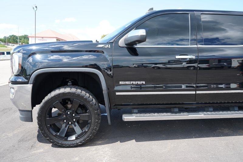 GMC Sierra 1500 4WD Crew Cab 143.5" SLT 2017