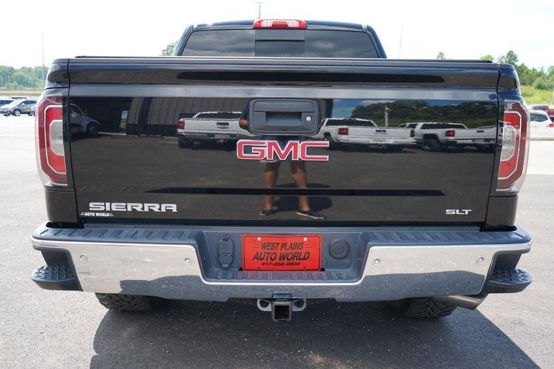 GMC Sierra 1500 4WD Crew Cab 143.5" SLT 2017