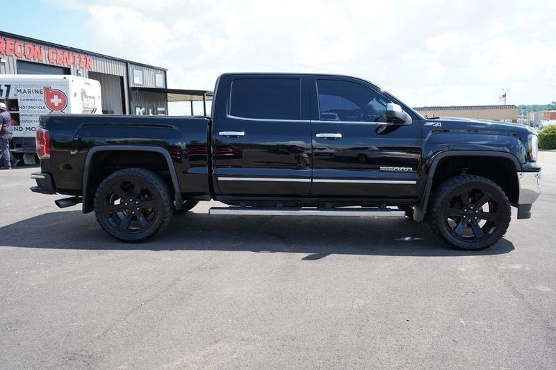 GMC Sierra 1500 4WD Crew Cab 143.5" SLT 2017