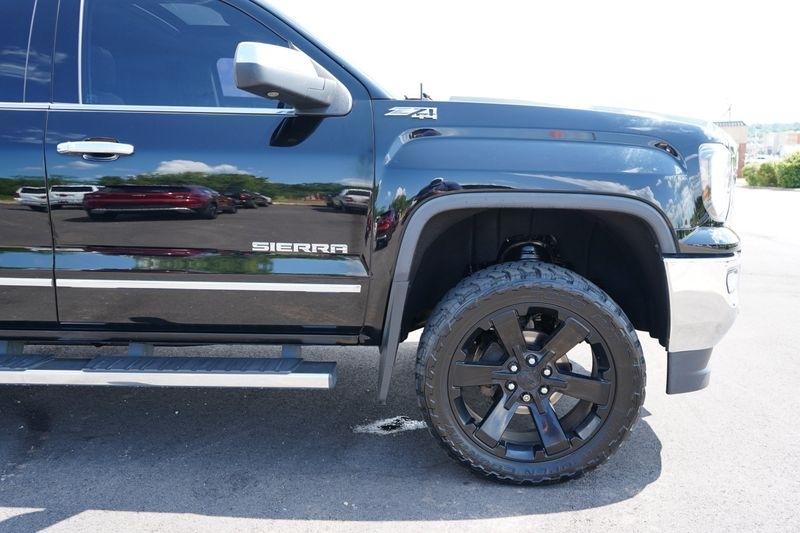 GMC Sierra 1500 4WD Crew Cab 143.5" SLT 2017