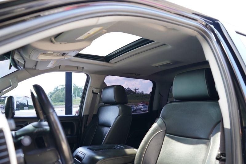 GMC Sierra 1500 4WD Crew Cab 143.5" SLT 2017