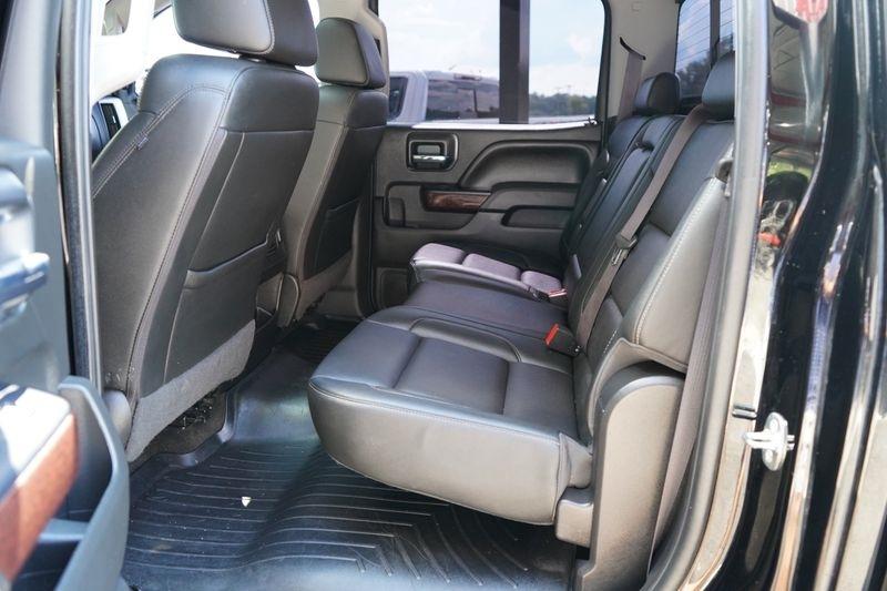GMC Sierra 1500 4WD Crew Cab 143.5" SLT 2017