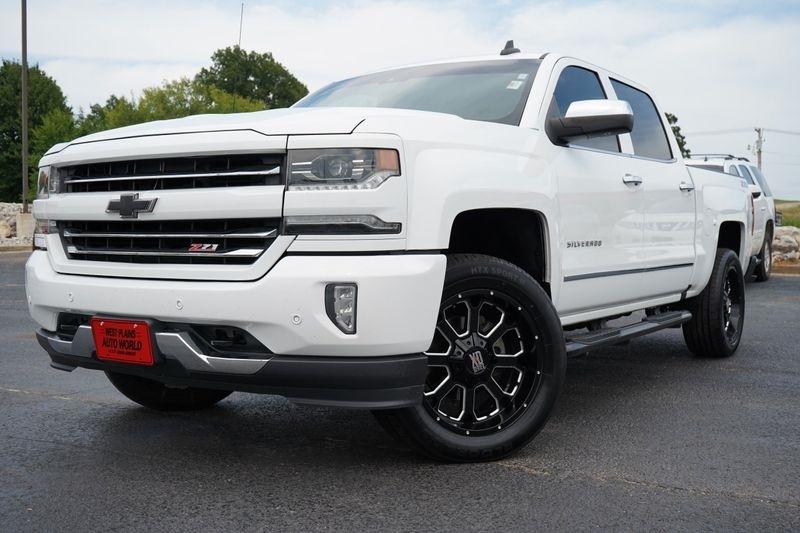 2017 Chevrolet Silverado 1500 4WD Crew Cab 143.5" LTZ w/2LZ
