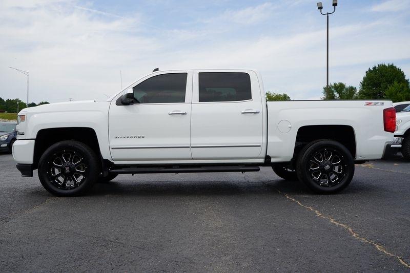 Chevrolet Silverado 1500 4WD Crew Cab 143.5" LTZ w/2LZ 2017