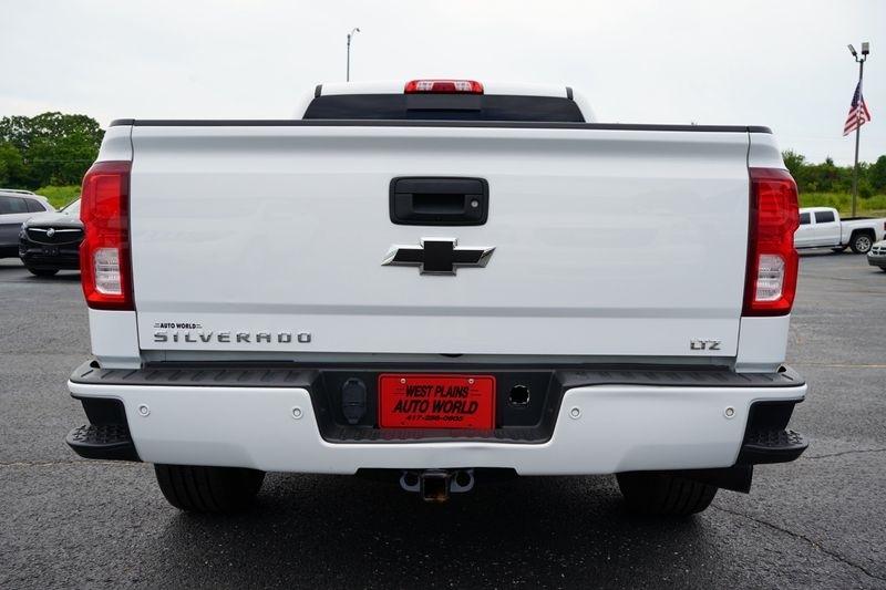 Chevrolet Silverado 1500 4WD Crew Cab 143.5" LTZ w/2LZ 2017