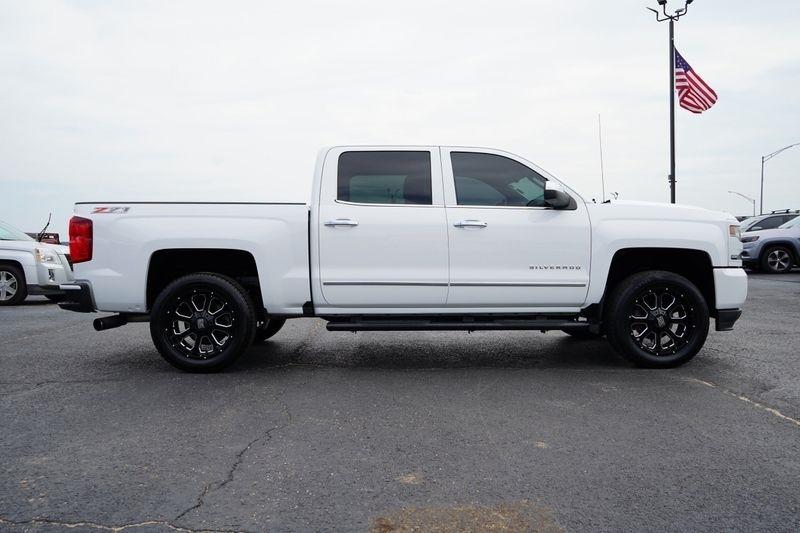 Chevrolet Silverado 1500 4WD Crew Cab 143.5" LTZ w/2LZ 2017