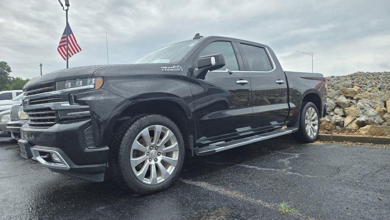 Chevrolet Silverado 1500 LTD 4WD Crew Cab 147" High Country 2022