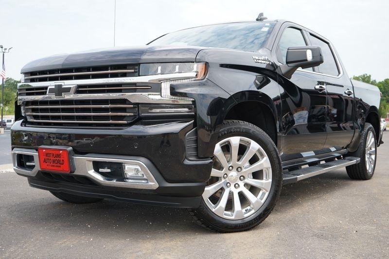 2022 Chevrolet Silverado 1500 LTD 4WD Crew Cab 147" High Country