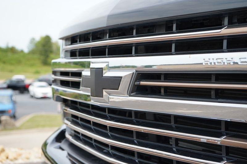 Chevrolet Silverado 1500 LTD 4WD Crew Cab 147" High Country 2022