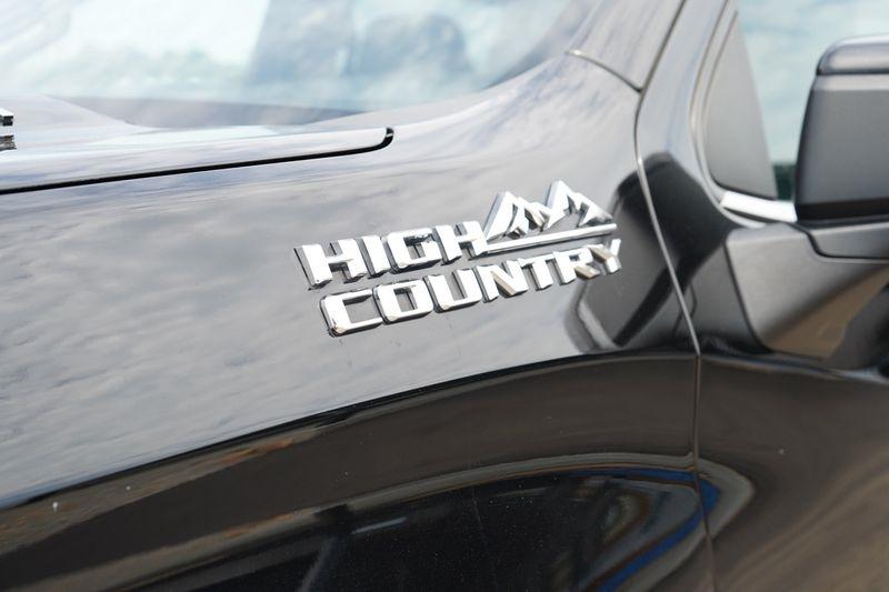 Chevrolet Silverado 1500 LTD 4WD Crew Cab 147" High Country 2022