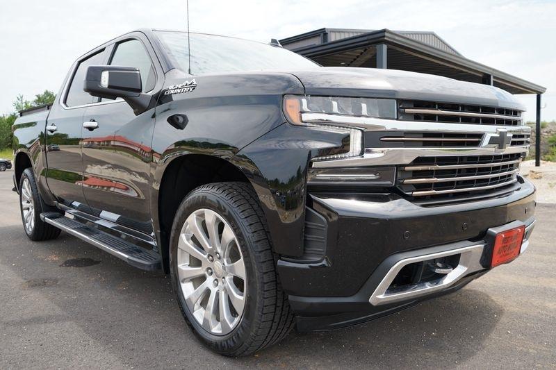 Chevrolet Silverado 1500 LTD 4WD Crew Cab 147" High Country 2022