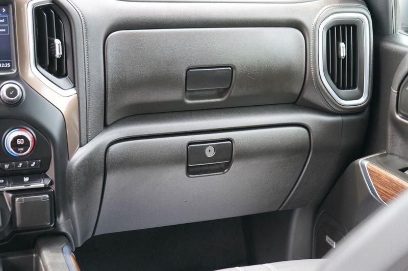 Chevrolet Silverado 1500 LTD 4WD Crew Cab 147" High Country 2022