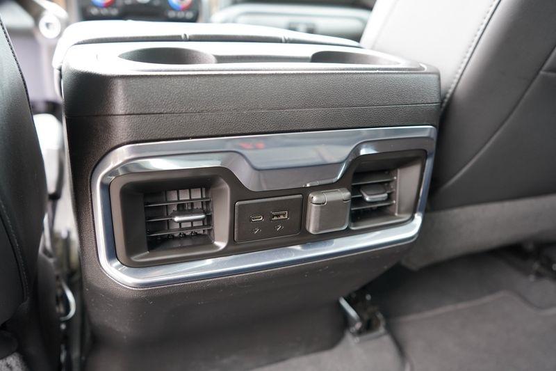 Chevrolet Silverado 1500 LTD 4WD Crew Cab 147" High Country 2022