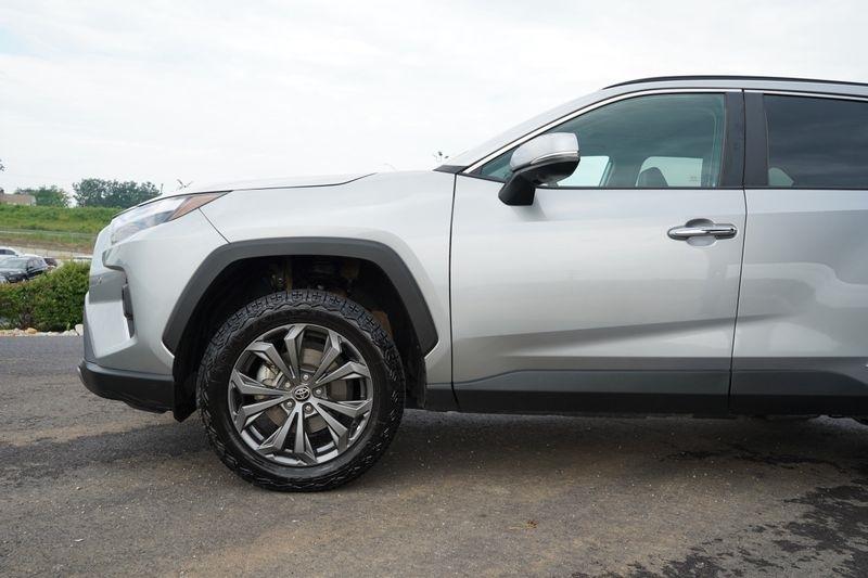 Toyota RAV4 Hybrid Limited AWD (Natl) 2023