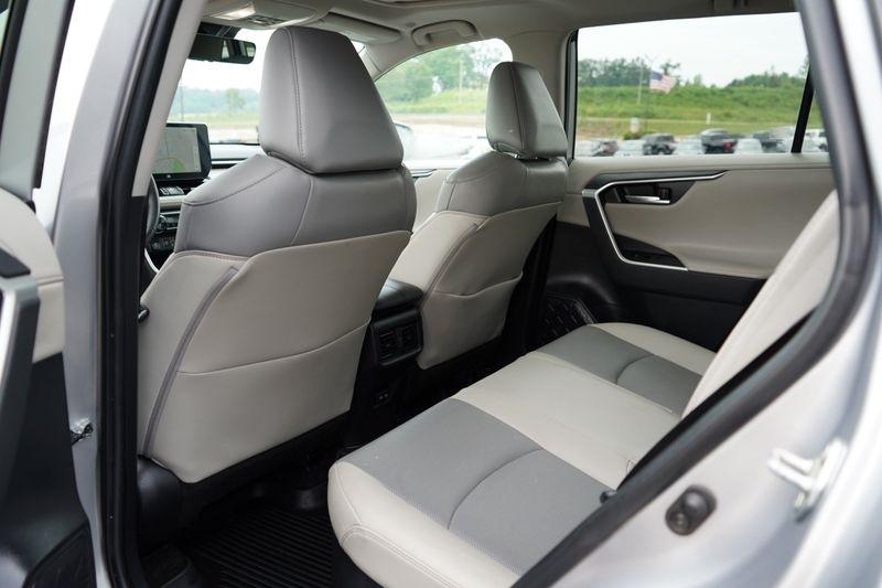 Toyota RAV4 Hybrid Limited AWD (Natl) 2023