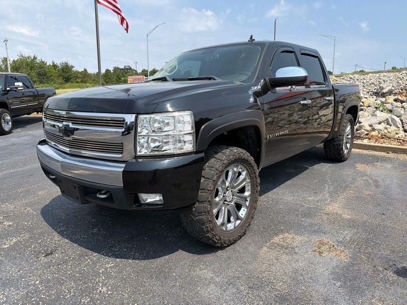 2008 Chevrolet Silverado 1500 4WD Crew Cab 143.5" Work Truck
