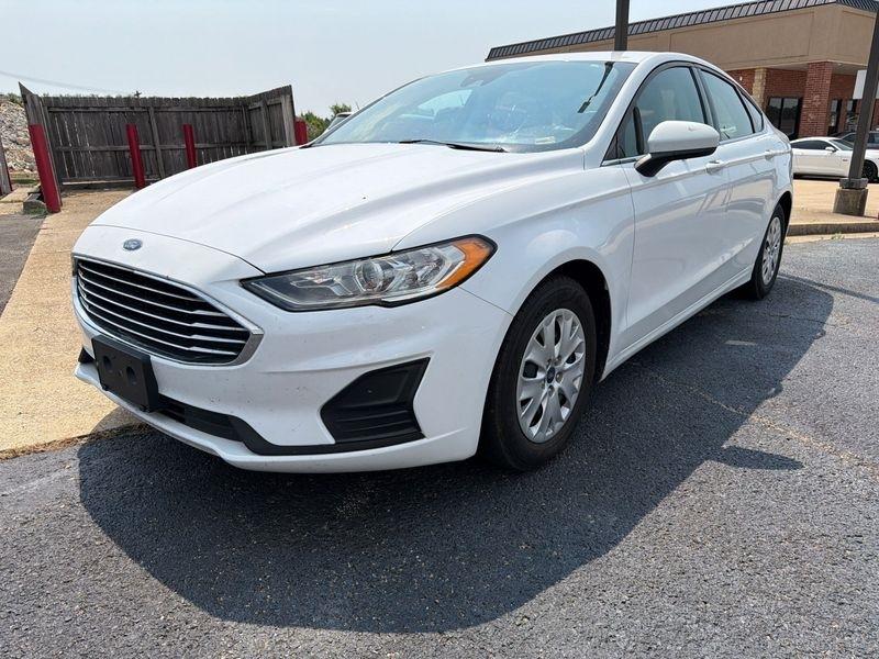 Ford Fusion S FWD 2019