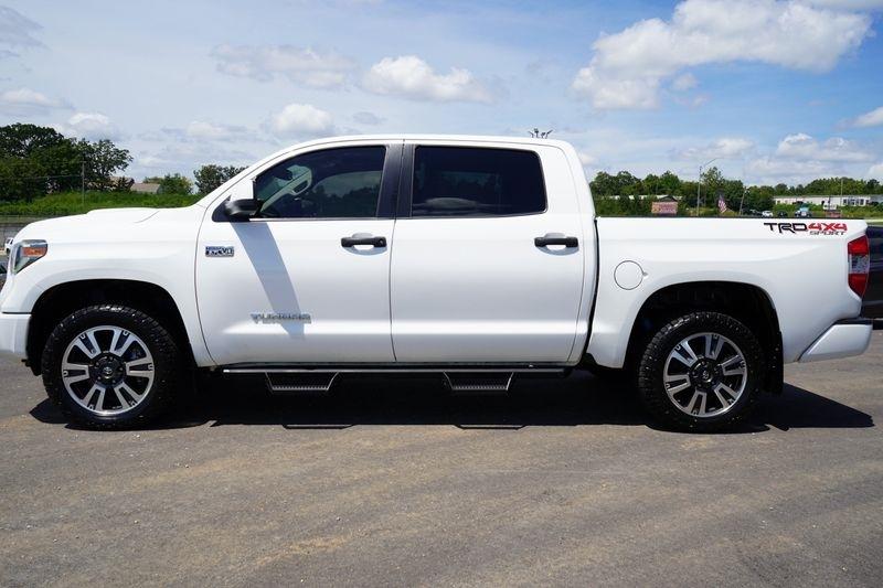 Toyota Tundra 4WD 1794 Edition CrewMax 5.5' Bed 5.7L (Natl) 2018