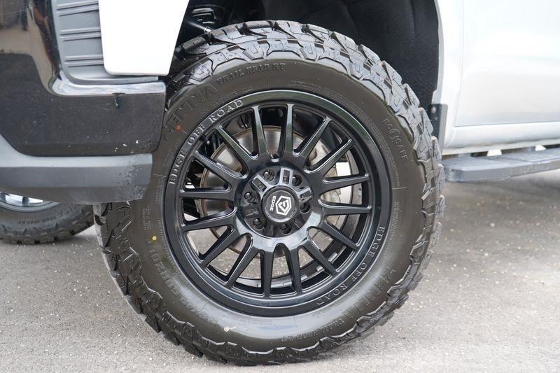 Chevrolet Silverado 1500 4WD Crew Cab 147" Custom Trail Boss 2021