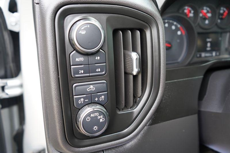 Chevrolet Silverado 1500 4WD Crew Cab 147" Custom Trail Boss 2021