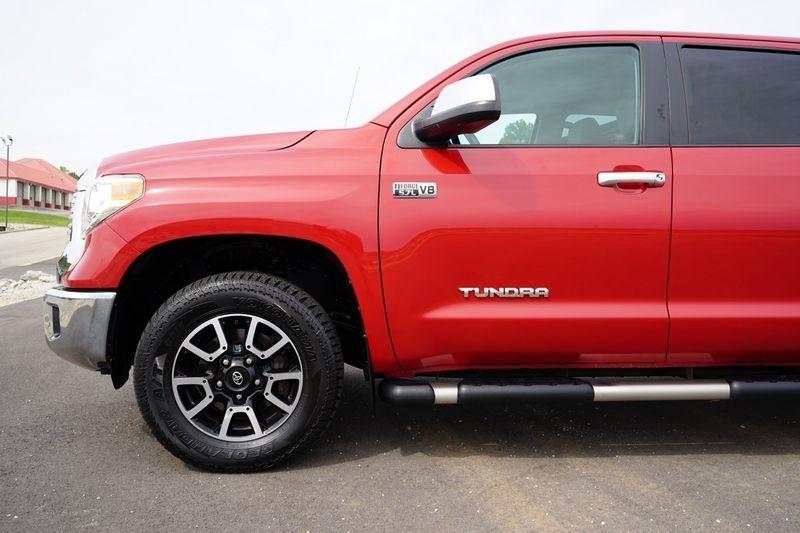 Toyota Tundra 4WD Limited CrewMax 5.5' Bed 5.7L FFV (Natl) 2017