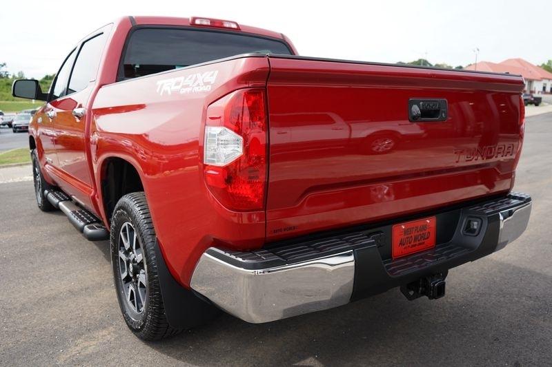Toyota Tundra 4WD Limited CrewMax 5.5' Bed 5.7L FFV (Natl) 2017