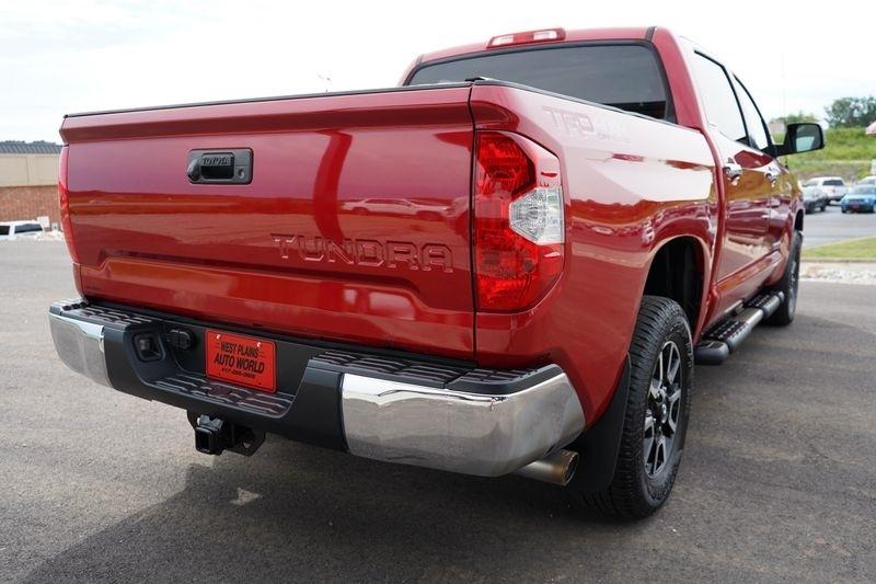 Toyota Tundra 4WD Limited CrewMax 5.5' Bed 5.7L FFV (Natl) 2017