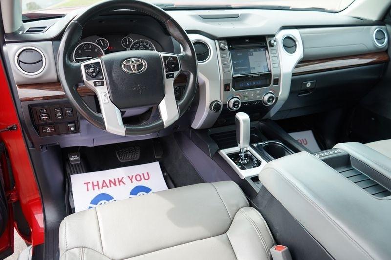 Toyota Tundra 4WD Limited CrewMax 5.5' Bed 5.7L FFV (Natl) 2017