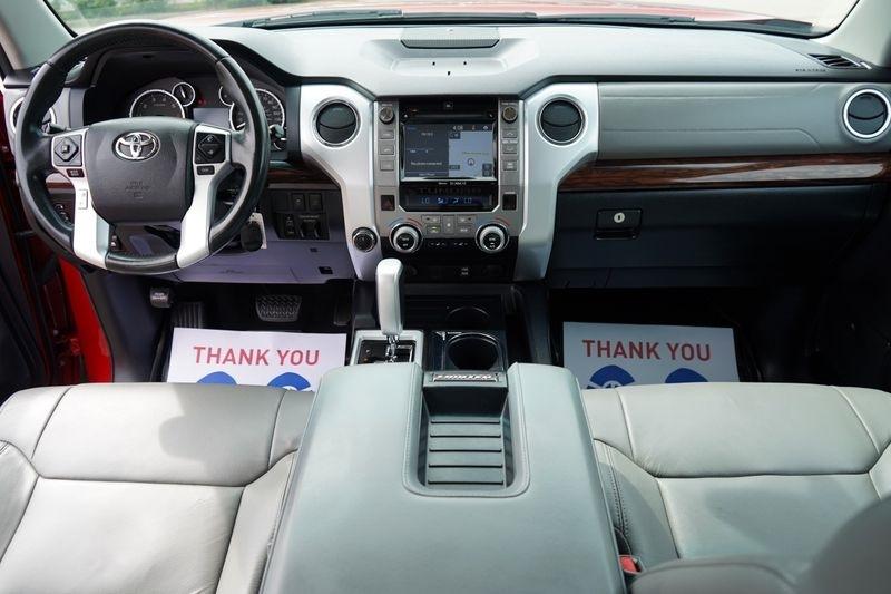 Toyota Tundra 4WD Limited CrewMax 5.5' Bed 5.7L FFV (Natl) 2017