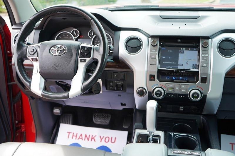 Toyota Tundra 4WD Limited CrewMax 5.5' Bed 5.7L FFV (Natl) 2017