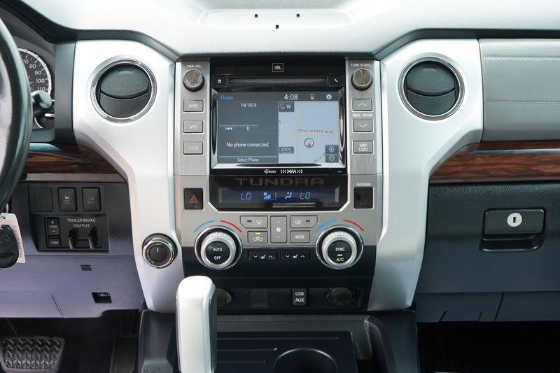 Toyota Tundra 4WD Limited CrewMax 5.5' Bed 5.7L FFV (Natl) 2017