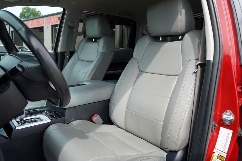 Toyota Tundra 4WD Limited CrewMax 5.5' Bed 5.7L FFV (Natl) 2017