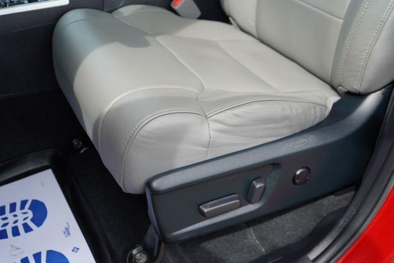 Toyota Tundra 4WD Limited CrewMax 5.5' Bed 5.7L FFV (Natl) 2017