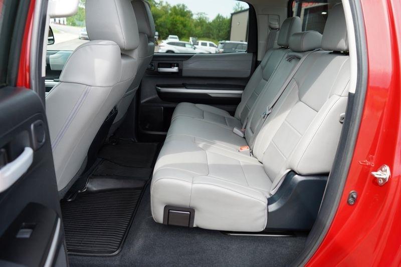 Toyota Tundra 4WD Limited CrewMax 5.5' Bed 5.7L FFV (Natl) 2017