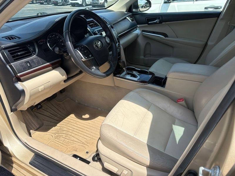 Toyota Camry 4dr Sdn V6 Auto XLE (Natl) 2012