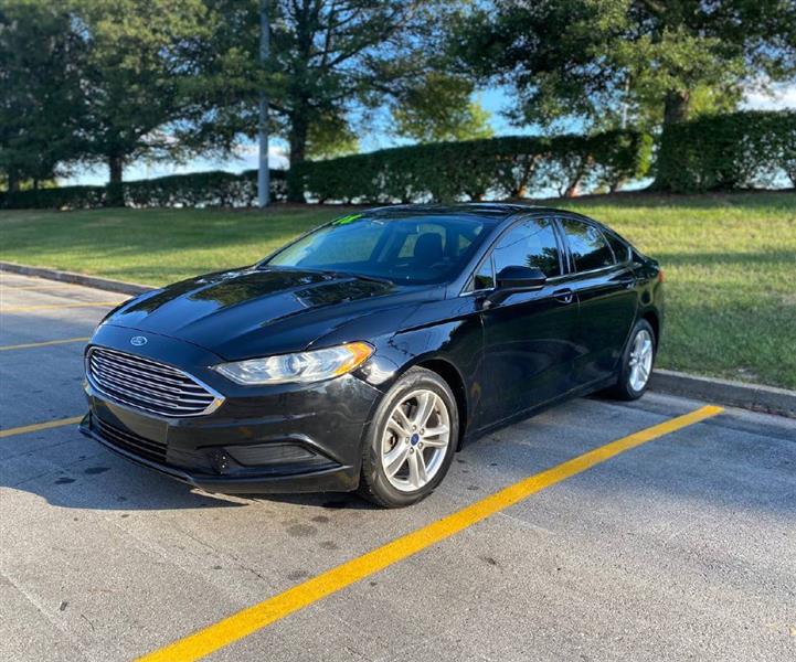 2018 Ford Fusion SE photo 2
