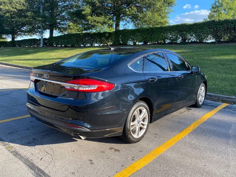 2018 Ford Fusion SE photo 3