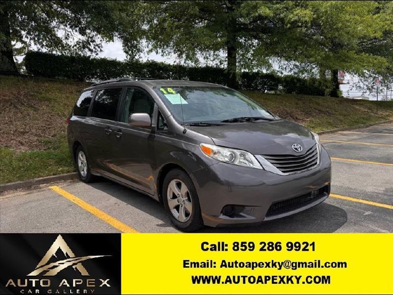 2014 Toyota Sienna LE