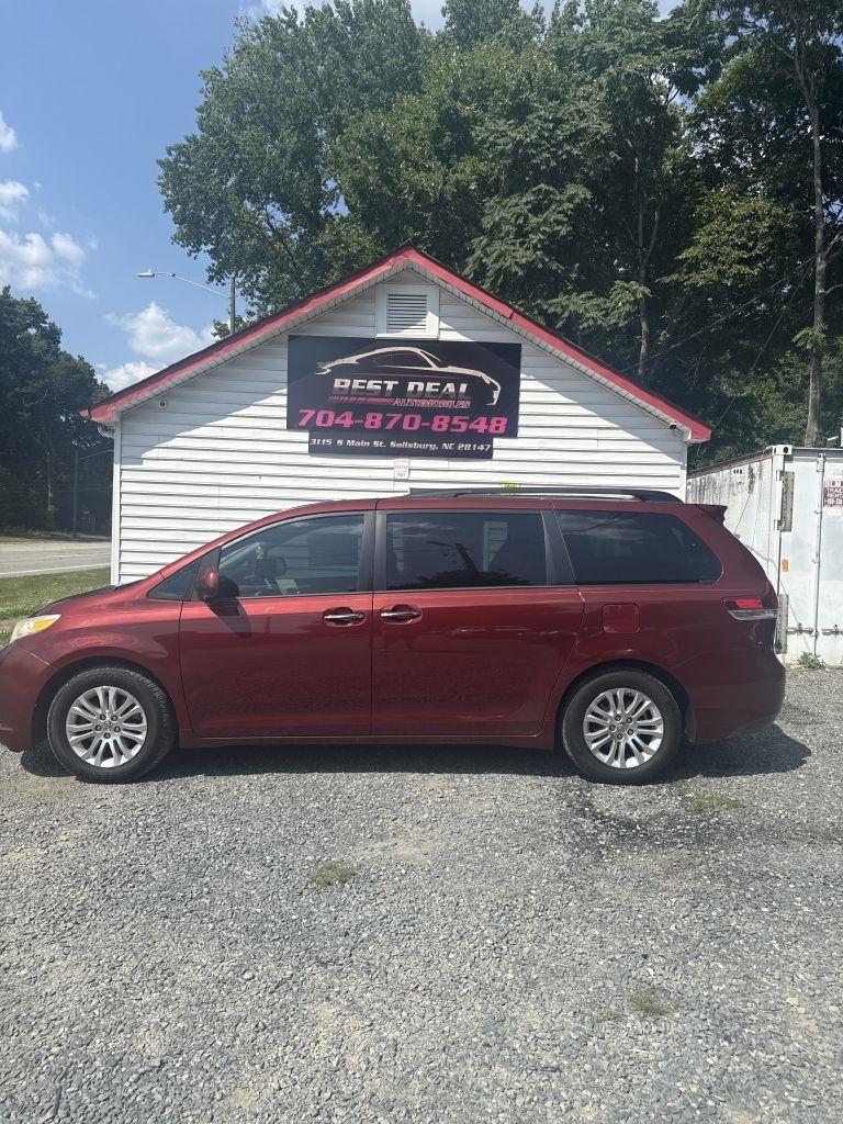 2014 Toyota Sienna XLE - Photo 5