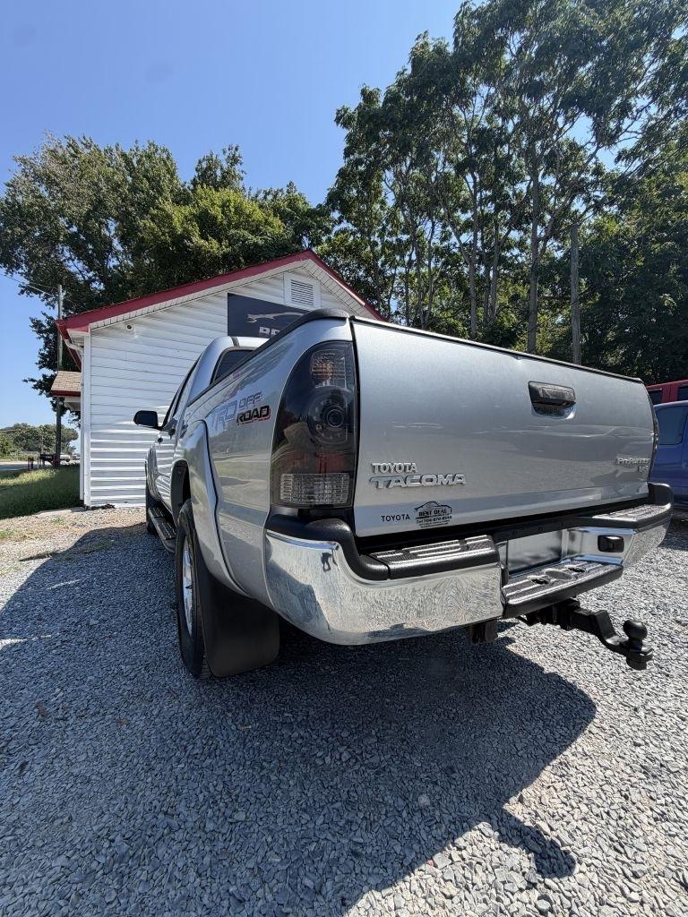 Toyota Tacoma photo 8