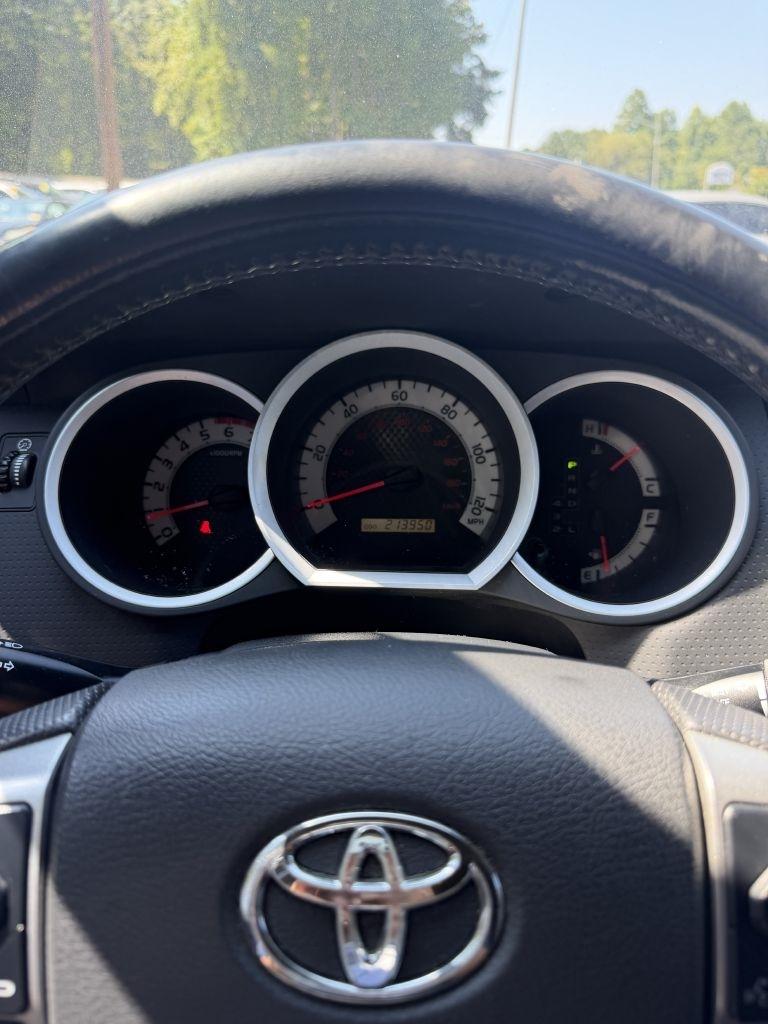 Toyota Tacoma photo 11