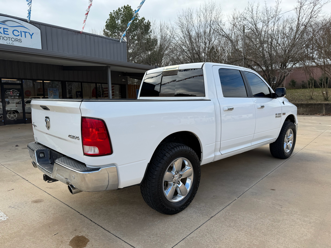 RAM 1500 SLT Crew Cab SWB 4WD 2015