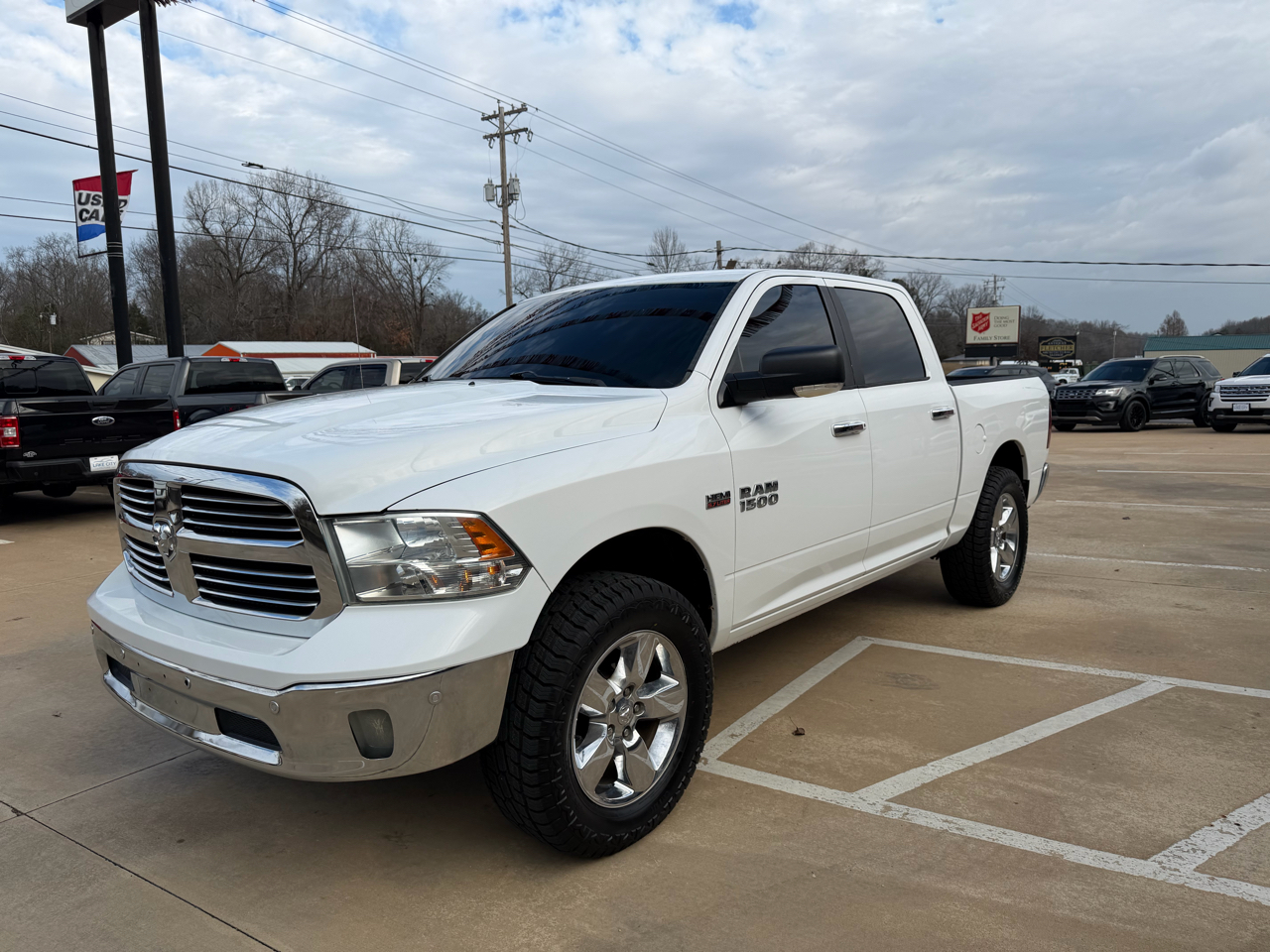 RAM 1500 SLT Crew Cab SWB 4WD 2015